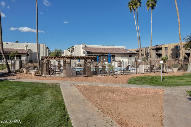 Building Photo - 3825 E Camelback Rd