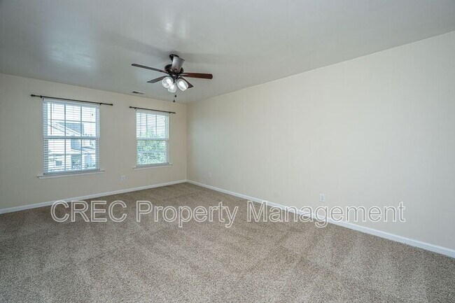 Building Photo - 201 Bigleaf Ct