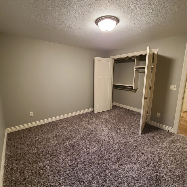 Building Photo - 12823 E Zimmerly St