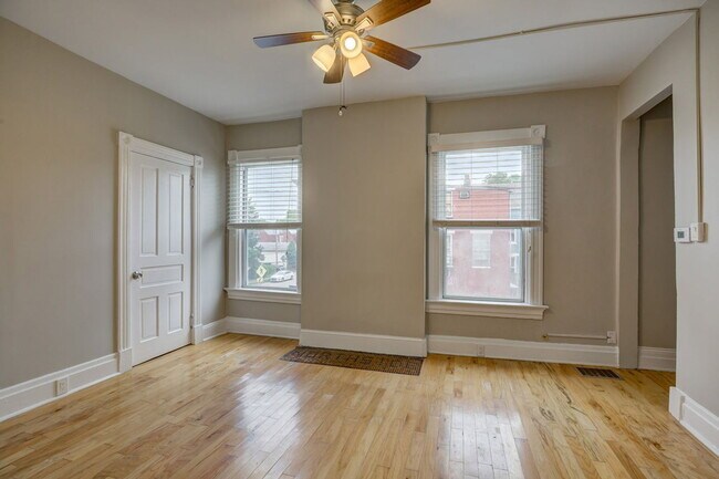 Building Photo - 1438 Pullan Ave