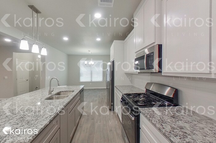 Building Photo - 2807 Destin Ave