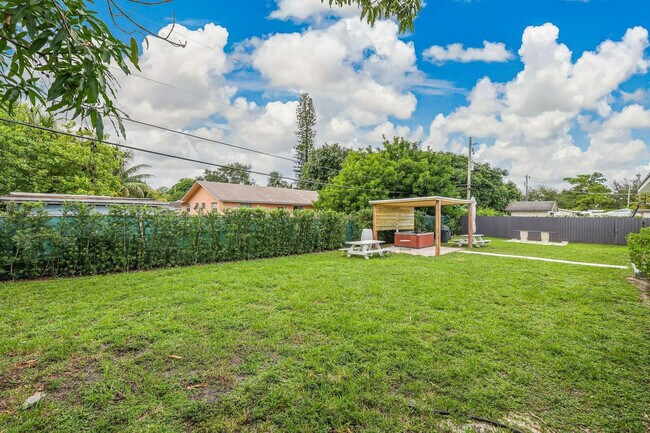 Building Photo - 16010 NW 37th Ct