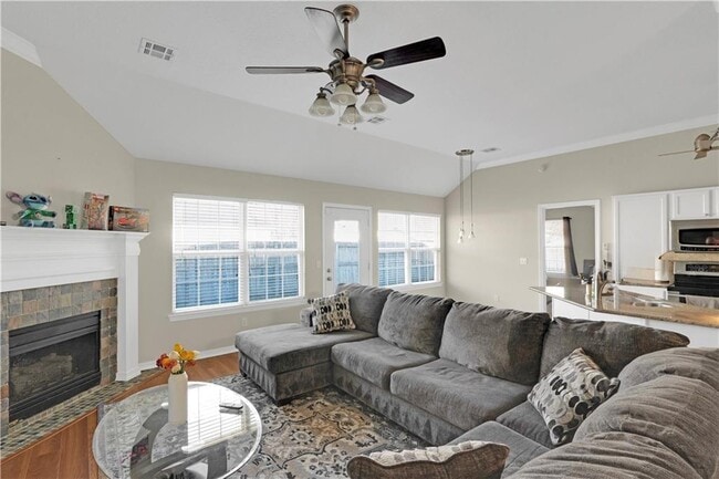 Building Photo - 808 Emerald St