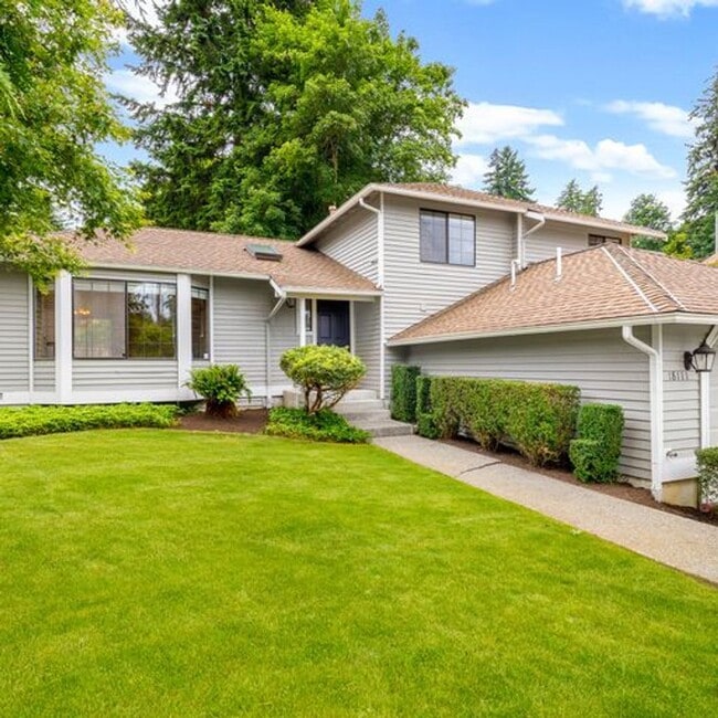 Building Photo - Spacious Education Hill Beauty