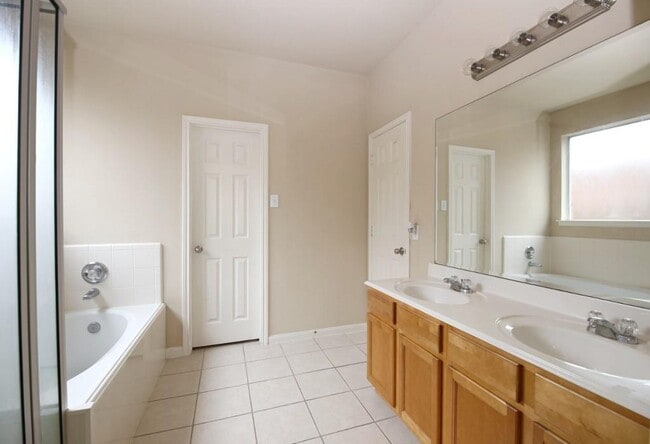 Building Photo - 25215 Calico Woods Ln
