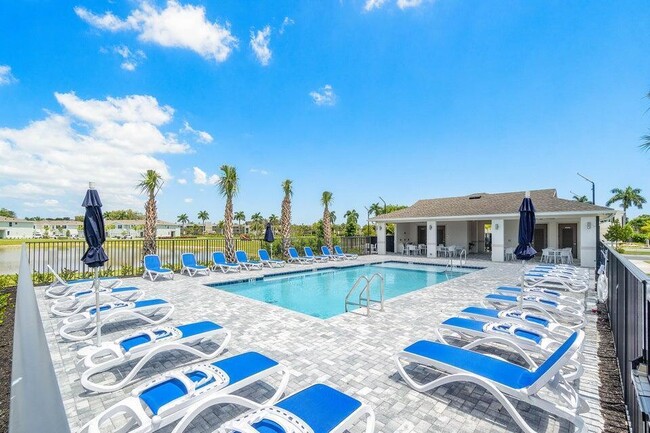 Building Photo - 4416 Hammock Grove Dr