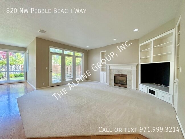 Building Photo - 820 NW Pebble Beach Way
