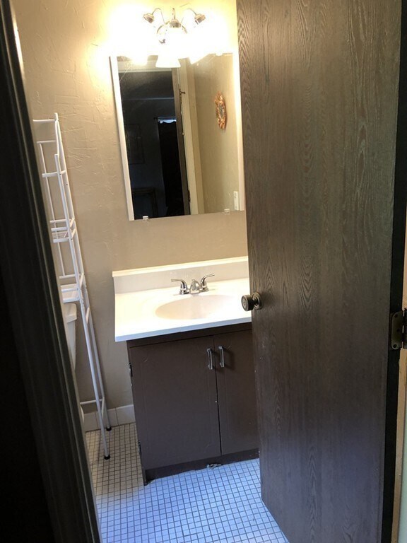 Building Photo - 685 Oak St