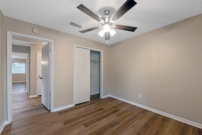 Building Photo - 15806 Spring Forest Dr