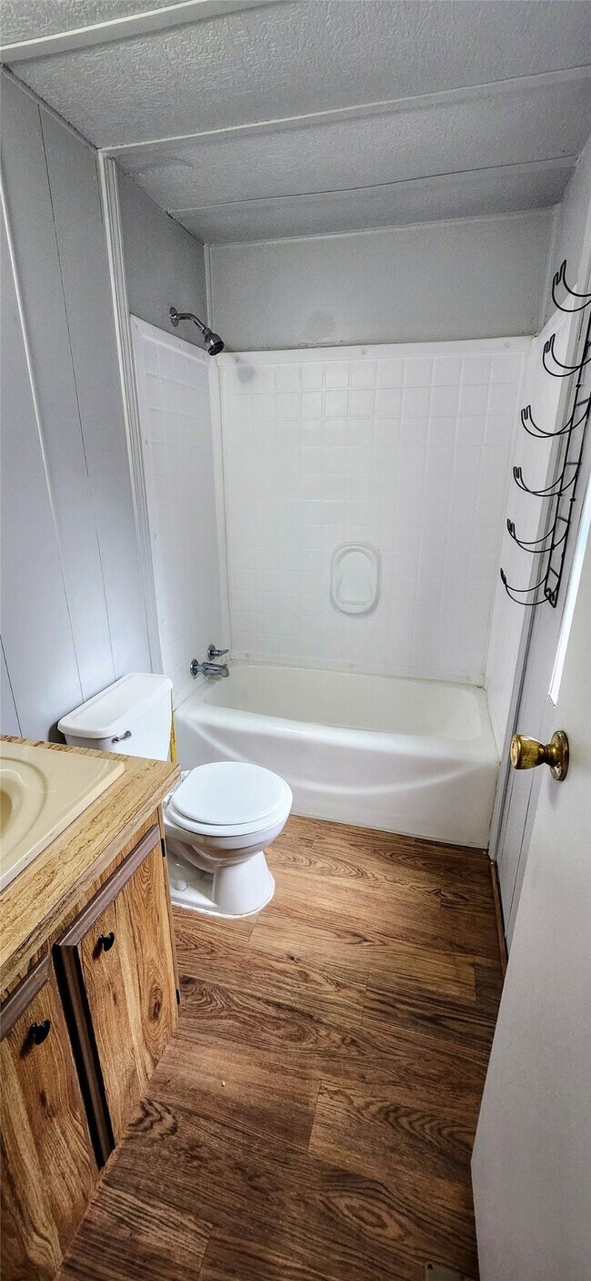 Building Photo - 2066 County Rd 332