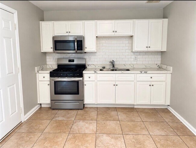 Building Photo - 6550 Athey Ct