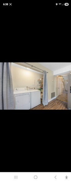 Building Photo - 2402 Briggs Ave