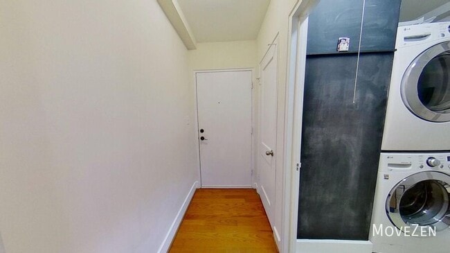 Building Photo - 2425 Vail Ave