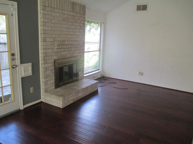 Building Photo - 16022 Sierra Vista Dr