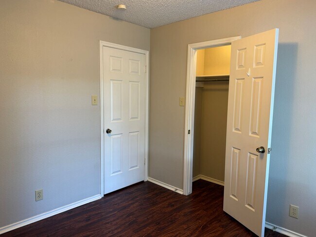 Building Photo - 5203 Village Row