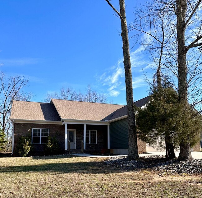 Primary Photo - 1210 Stonewyck Dr