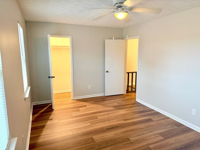 Building Photo - Welcome to this stylish and contemporary 2-bedroom, 1.5-bathroom corner townhome in Stockbridge!