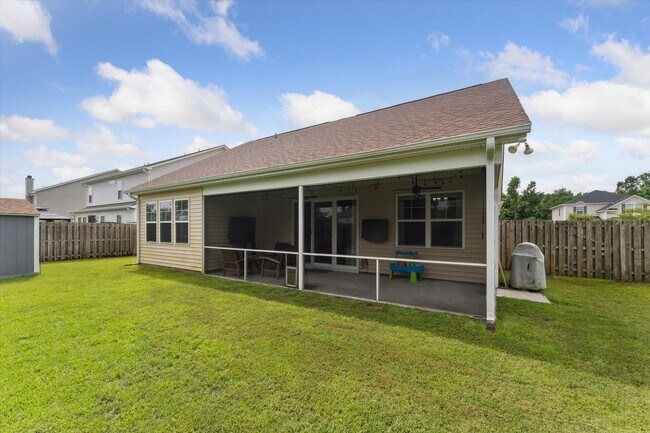 Building Photo - AVAILABLE JULY 2025