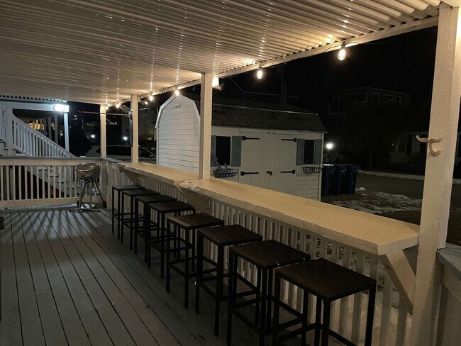 Building Photo - 8 Duston Ave