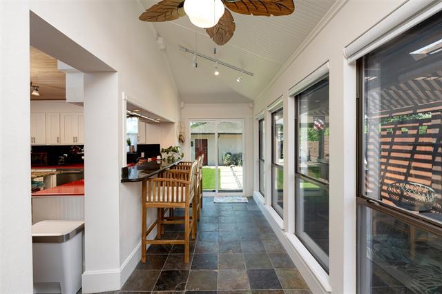 Building Photo - 803 Brookhurst Dr