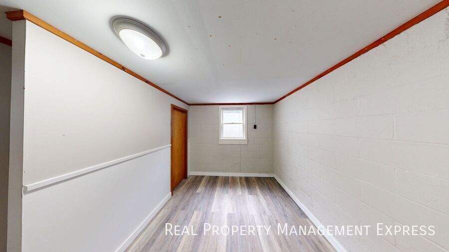 Building Photo - 4 Bedroom, 2 Bathroom Home for Rent in Sioux Falls