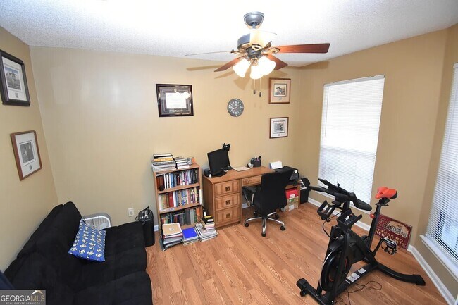 Building Photo - 200 McIntosh Dr