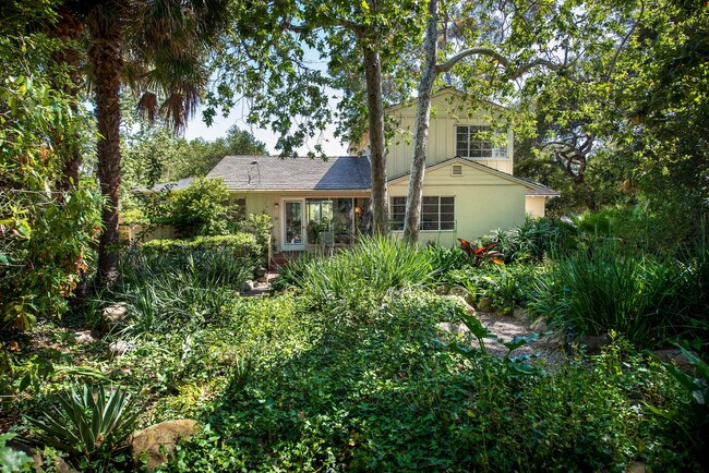 Building Photo - Located in the MUS - Serene El Bosque Home...