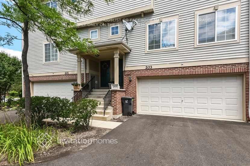 Building Photo - 203 Monarch Dr