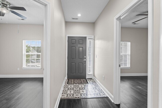 Building Photo - 5026 Belleglen Ct