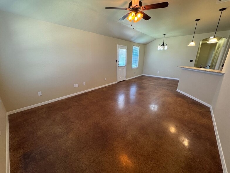 Building Photo - 4305 Cambridge Dr