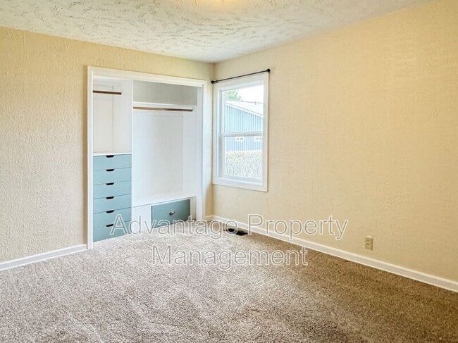 Building Photo - 2889 NW Gibson Hill Rd