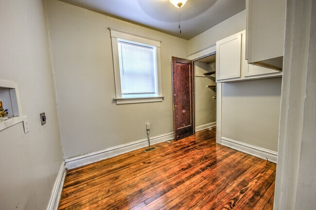 Building Photo - 5231 S Grand Blvd