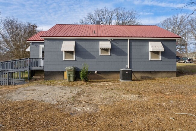 Building Photo - 3 Bedroom Newly Renovated Home in Central SC