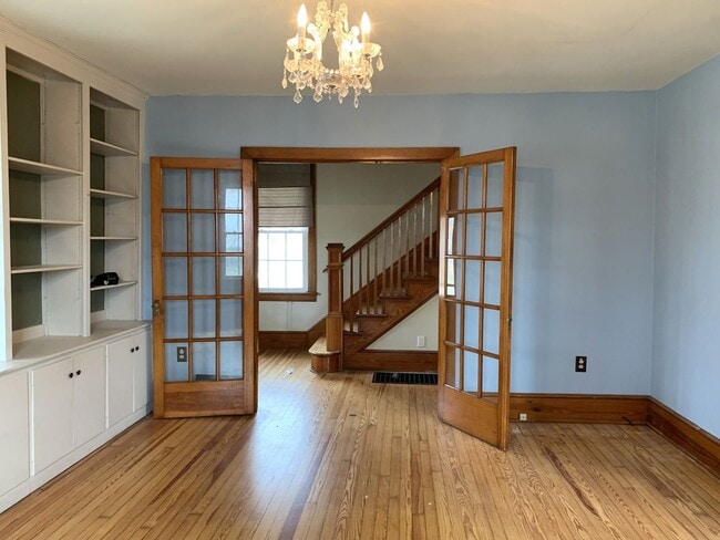 Building Photo - Charming 3-Bedroom Home on Spacious Corner...