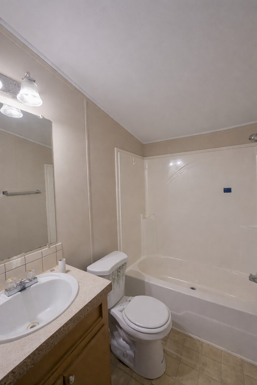 Building Photo - 247 Laurel Leah