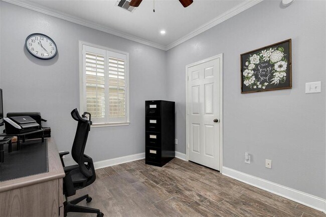 Building Photo - 21731 Sierra Long Dr