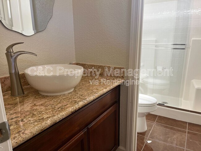 Building Photo - 4020 Crescent Ct