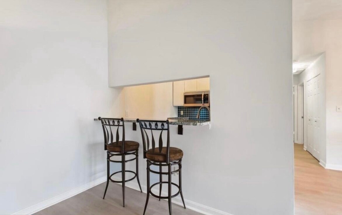 Building Photo - 116 Water Fountain Way