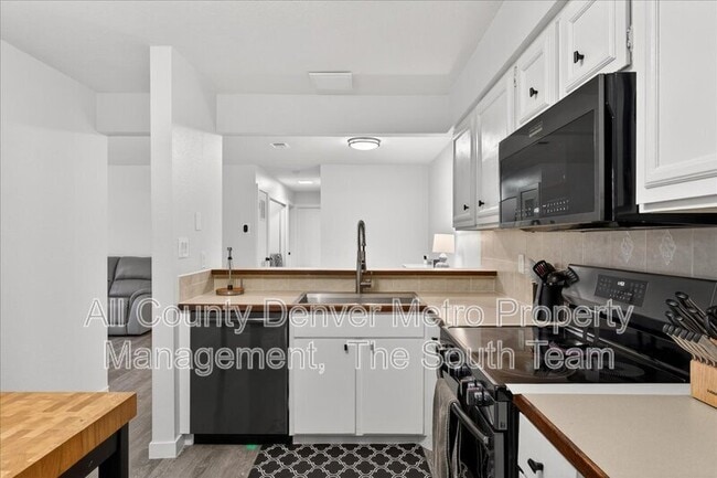 Building Photo - 7250 S Gaylord St