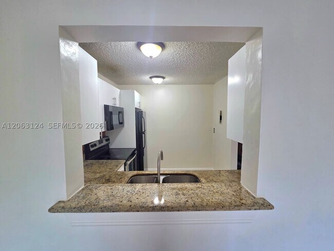 Building Photo - 482 NW 165th St