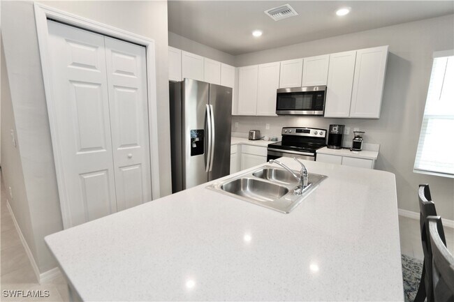 Building Photo - 15413 Wildflower Cir