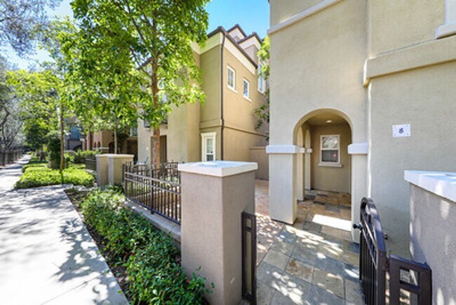 Building Photo - Three bedroom located in Newport Coast com...