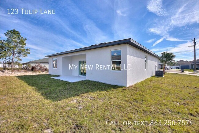 Building Photo - 123 Tulip Ln