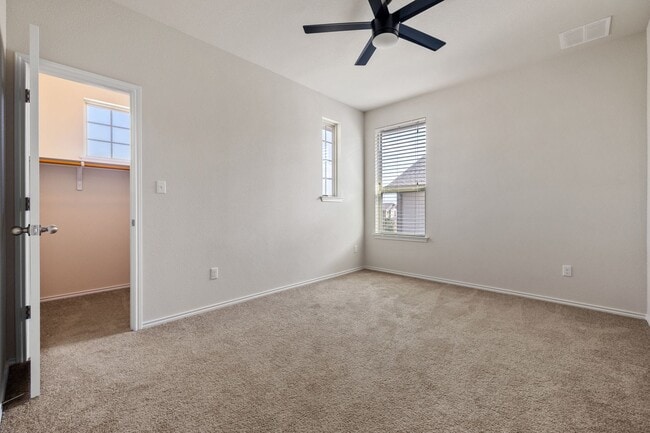 Building Photo - Spacious 3 Bed / 2.5 Bath in Prime Round Rock Location