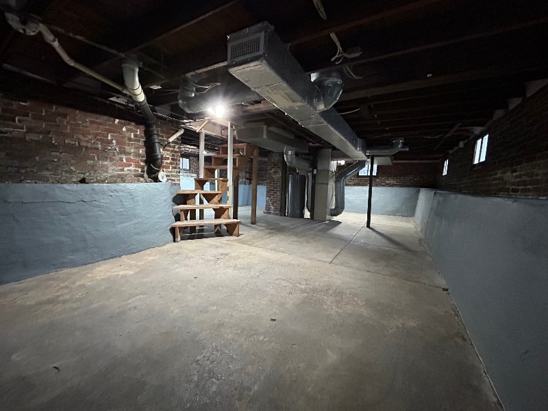 Building Photo - 1108 E Main St