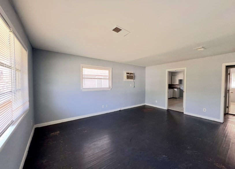 Building Photo - 7005 2nd Ave S