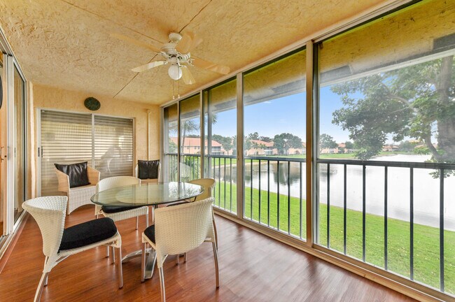 Building Photo - 9553 Shadybrook Dr
