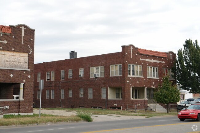Building Photo - 520 E Central Ave