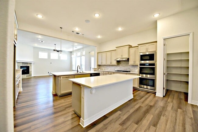 Building Photo - 2220 Airport Dr