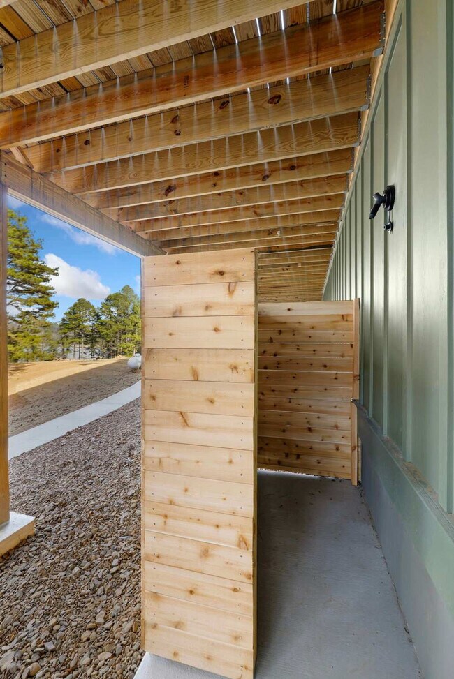 Building Photo - 8691 Rambo North Rd